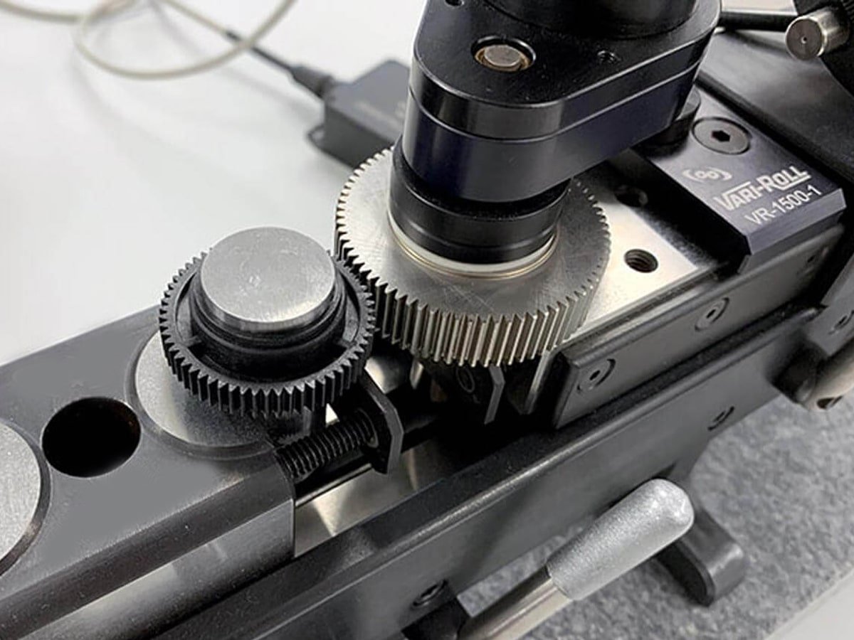 How to Mold Plastic Gears